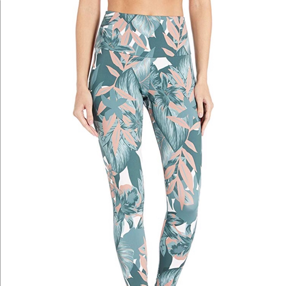 Onzie Bridge Bra and Basic Midi Leggins Set - Picture 3 of 3